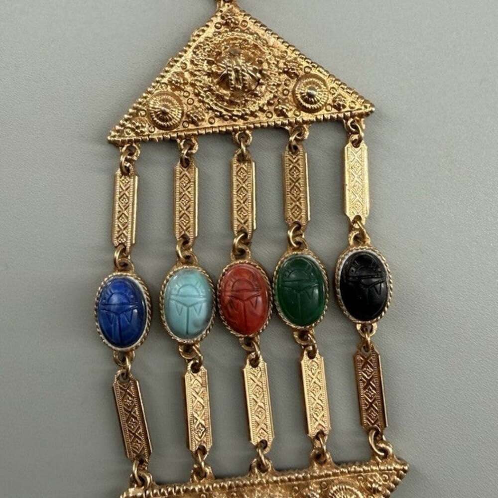 Vintage Egyptian Revival 5 Scarab Necklace Ornate Pendant Gold Tone Unsigned - Picture 9 of 9